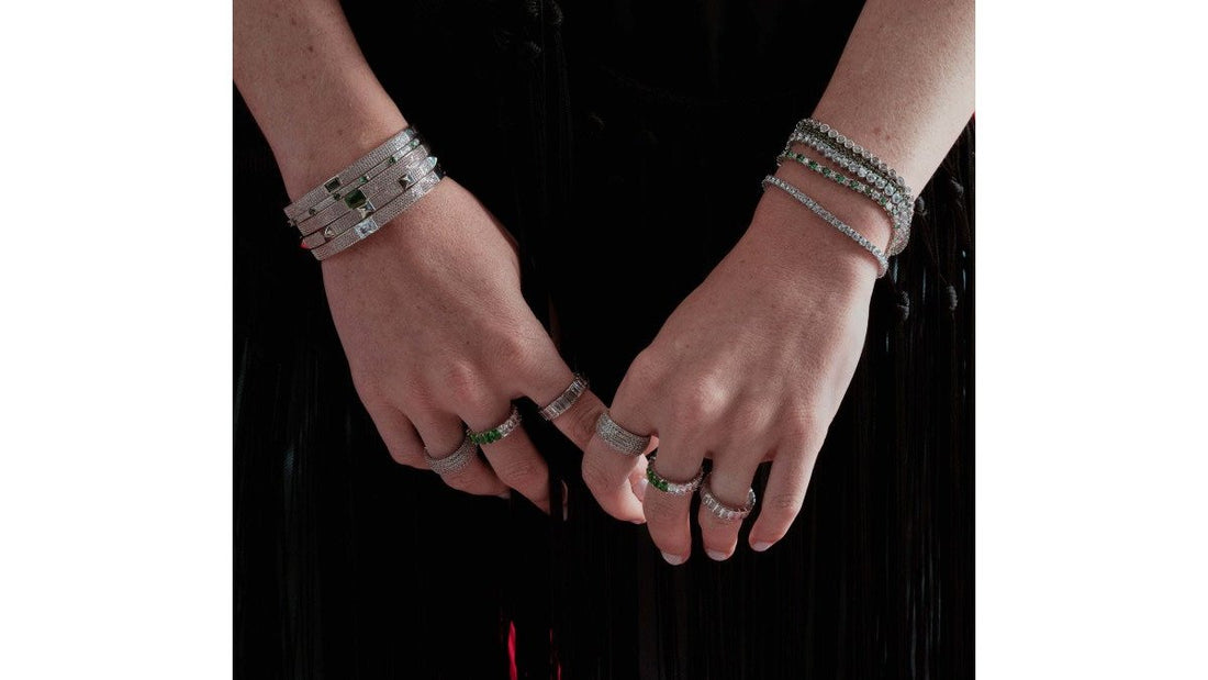 How to Style Chunky Gold Cuffs: Complete Guide