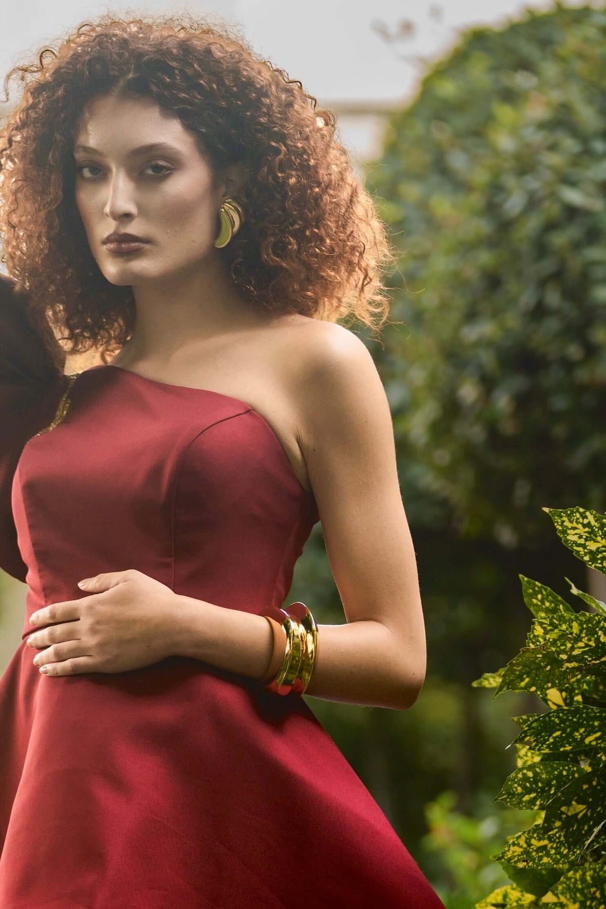 Isa Sculptural Gold Cuff Bracelet — bold 18K gold-plated statement bracelet, lightweight hypoallergenic demi-fine jewelry