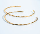 Gold geometric choker necklace with structured design and 4mm thickness